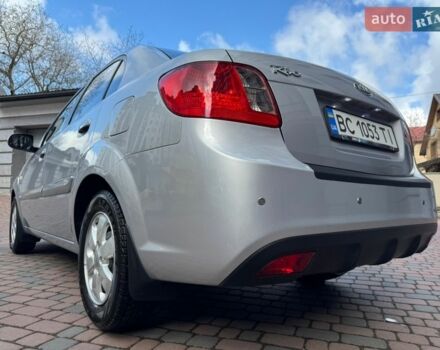 Серый Киа Рио, объемом двигателя 1.4 л и пробегом 227 тыс. км за 6850 $, фото 131 на Automoto.ua
