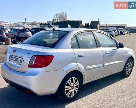 Сірий Кіа Ріо, об'ємом двигуна 1.5 л та пробігом 190 тис. км за 5800 $, фото 3 на Automoto.ua