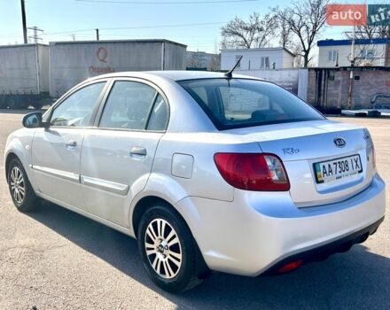 Сірий Кіа Ріо, об'ємом двигуна 1.5 л та пробігом 190 тис. км за 5800 $, фото 4 на Automoto.ua