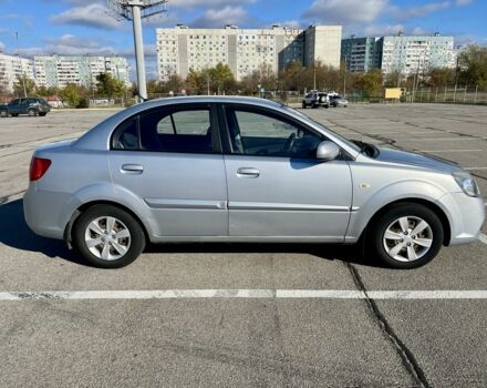 Сірий Кіа Ріо, об'ємом двигуна 1.4 л та пробігом 219 тис. км за 4500 $, фото 1 на Automoto.ua