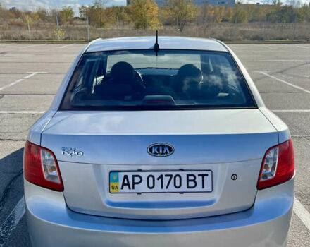 Серый Киа Рио, объемом двигателя 1.4 л и пробегом 219 тыс. км за 4500 $, фото 9 на Automoto.ua