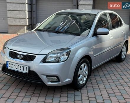 Серый Киа Рио, объемом двигателя 1.4 л и пробегом 227 тыс. км за 6850 $, фото 2 на Automoto.ua