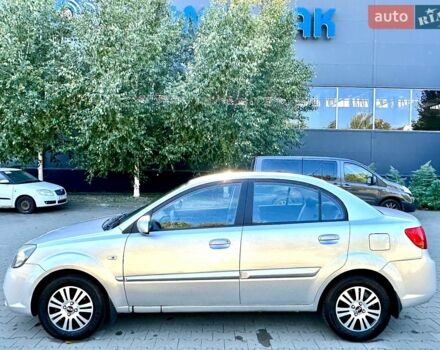Серый Киа Рио, объемом двигателя 1.5 л и пробегом 190 тыс. км за 5800 $, фото 4 на Automoto.ua