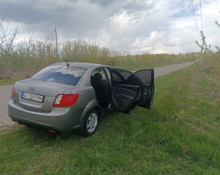 Серый Киа Рио, объемом двигателя 1.3 л и пробегом 163 тыс. км за 4400 $, фото 1 на Automoto.ua
