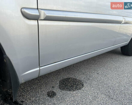 Серый Киа Рио, объемом двигателя 1.4 л и пробегом 219 тыс. км за 4500 $, фото 14 на Automoto.ua