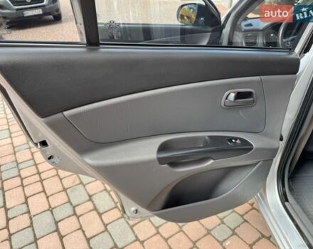 Серый Киа Рио, объемом двигателя 1.4 л и пробегом 227 тыс. км за 6850 $, фото 39 на Automoto.ua