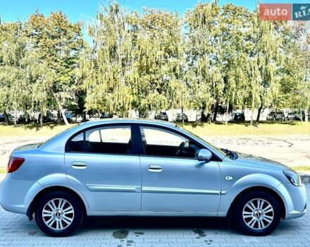 Серый Киа Рио, объемом двигателя 1.5 л и пробегом 190 тыс. км за 5800 $, фото 2 на Automoto.ua