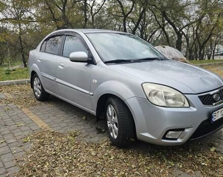 Серый Киа Рио, объемом двигателя 1.34 л и пробегом 330 тыс. км за 4200 $, фото 6 на Automoto.ua