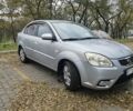 Серый Киа Рио, объемом двигателя 1.34 л и пробегом 330 тыс. км за 4200 $, фото 6 на Automoto.ua