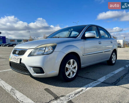 Серый Киа Рио, объемом двигателя 1.4 л и пробегом 219 тыс. км за 4500 $, фото 6 на Automoto.ua