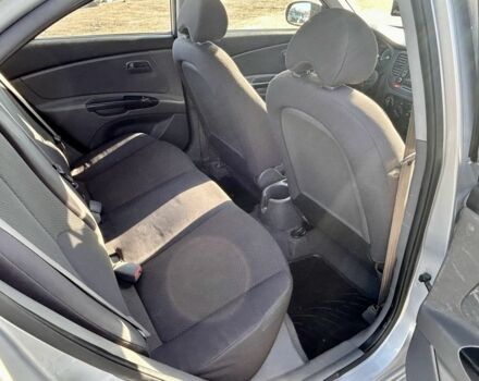 Сірий Кіа Ріо, об'ємом двигуна 1.5 л та пробігом 160 тис. км за 5800 $, фото 12 на Automoto.ua