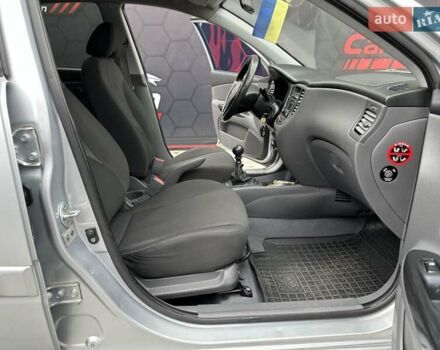 Серый Киа Рио, объемом двигателя 1.49 л и пробегом 297 тыс. км за 5999 $, фото 34 на Automoto.ua