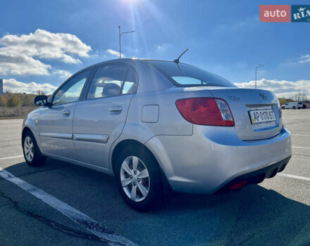 Серый Киа Рио, объемом двигателя 1.4 л и пробегом 219 тыс. км за 4500 $, фото 4 на Automoto.ua