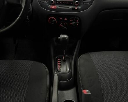 Сірий Кіа Ріо, об'ємом двигуна 1.4 л та пробігом 165 тис. км за 6600 $, фото 11 на Automoto.ua