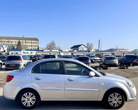 Сірий Кіа Ріо, об'ємом двигуна 1.5 л та пробігом 160 тис. км за 5800 $, фото 3 на Automoto.ua