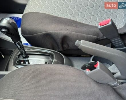 Серый Киа Рио, объемом двигателя 1.4 л и пробегом 227 тыс. км за 6750 $, фото 92 на Automoto.ua