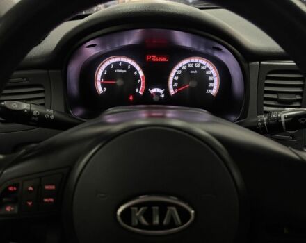 Сірий Кіа Ріо, об'ємом двигуна 1.4 л та пробігом 165 тис. км за 6600 $, фото 13 на Automoto.ua