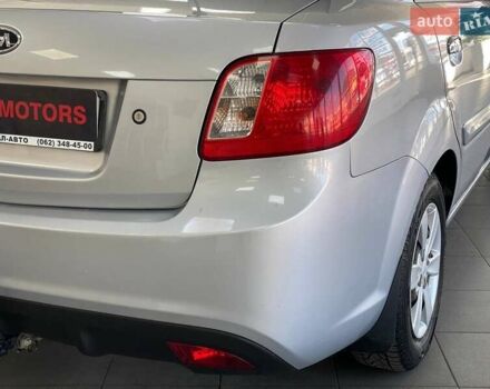 Серый Киа Рио, объемом двигателя 1.4 л и пробегом 98 тыс. км за 6500 $, фото 9 на Automoto.ua