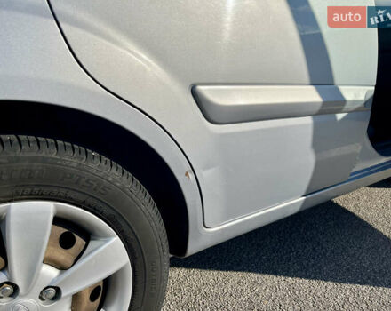 Серый Киа Рио, объемом двигателя 1.4 л и пробегом 219 тыс. км за 4500 $, фото 17 на Automoto.ua