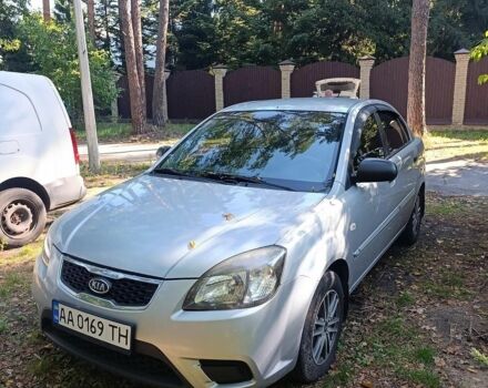 Серый Киа Рио, объемом двигателя 1.4 л и пробегом 293 тыс. км за 5200 $, фото 1 на Automoto.ua