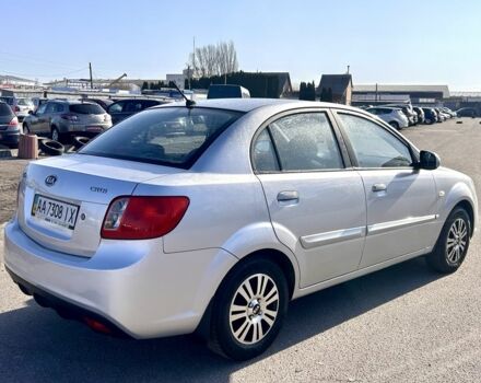 Сірий Кіа Ріо, об'ємом двигуна 1.5 л та пробігом 160 тис. км за 5800 $, фото 4 на Automoto.ua