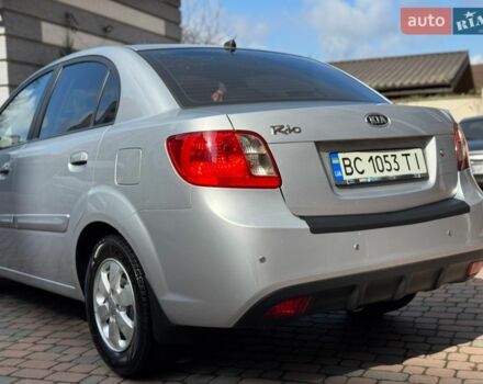 Серый Киа Рио, объемом двигателя 1.4 л и пробегом 227 тыс. км за 6750 $, фото 156 на Automoto.ua