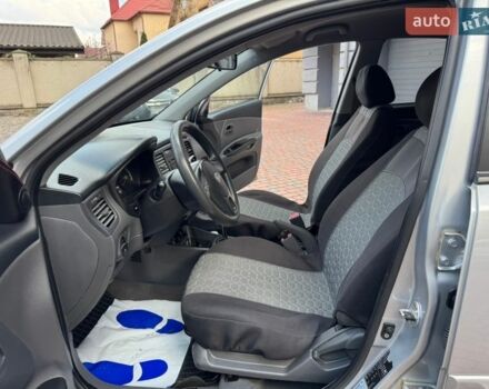 Серый Киа Рио, объемом двигателя 1.4 л и пробегом 227 тыс. км за 6850 $, фото 95 на Automoto.ua