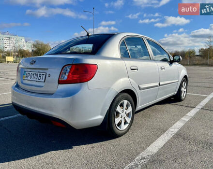 Серый Киа Рио, объемом двигателя 1.4 л и пробегом 219 тыс. км за 4500 $, фото 2 на Automoto.ua