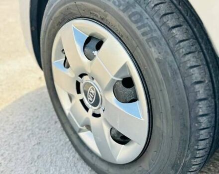 Серый Киа Рио, объемом двигателя 1.4 л и пробегом 140 тыс. км за 5800 $, фото 30 на Automoto.ua