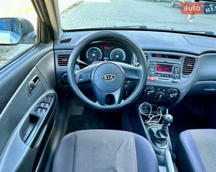 Серый Киа Рио, объемом двигателя 1.5 л и пробегом 190 тыс. км за 5800 $, фото 14 на Automoto.ua
