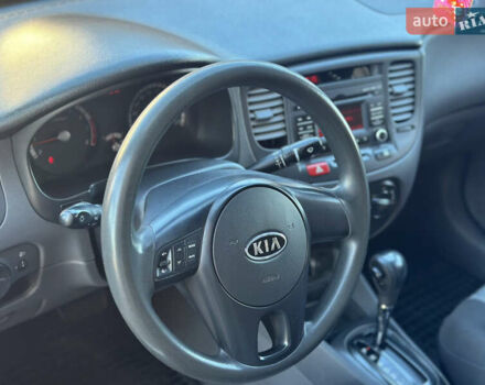 Серый Киа Рио, объемом двигателя 1.4 л и пробегом 227 тыс. км за 6750 $, фото 50 на Automoto.ua
