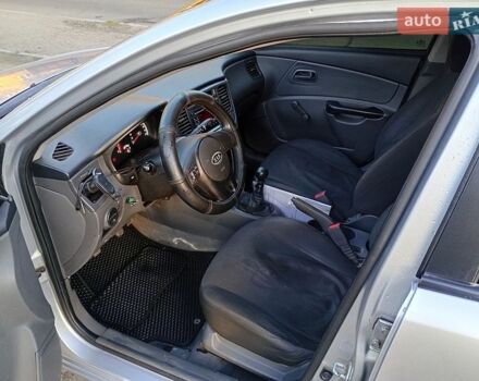 Серый Киа Рио, объемом двигателя 1.4 л и пробегом 301 тыс. км за 3700 $, фото 7 на Automoto.ua