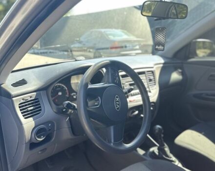 Серый Киа Рио, объемом двигателя 1.4 л и пробегом 180 тыс. км за 4211 $, фото 6 на Automoto.ua
