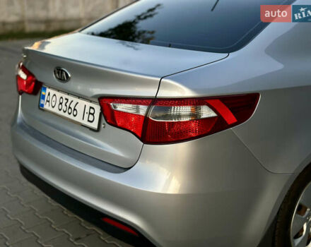 Серый Киа Рио, объемом двигателя 1.4 л и пробегом 178 тыс. км за 5600 $, фото 9 на Automoto.ua