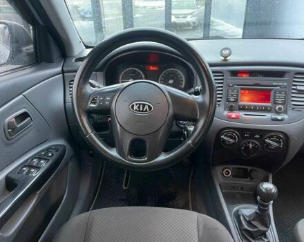 Серый Киа Рио, объемом двигателя 1.4 л и пробегом 168 тыс. км за 4590 $, фото 13 на Automoto.ua