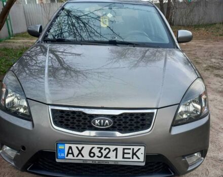 Серый Киа Рио, объемом двигателя 1.4 л и пробегом 197 тыс. км за 5700 $, фото 2 на Automoto.ua