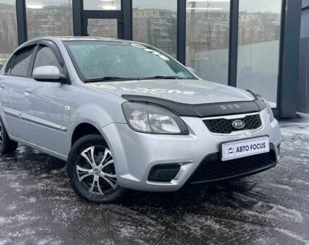 Серый Киа Рио, объемом двигателя 1.4 л и пробегом 168 тыс. км за 4590 $, фото 1 на Automoto.ua