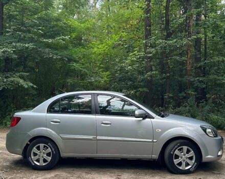 Сірий Кіа Ріо, об'ємом двигуна 1.4 л та пробігом 174 тис. км за 5900 $, фото 4 на Automoto.ua