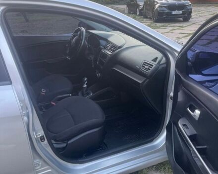 Сірий Кіа Ріо, об'ємом двигуна 1.4 л та пробігом 172 тис. км за 5600 $, фото 12 на Automoto.ua