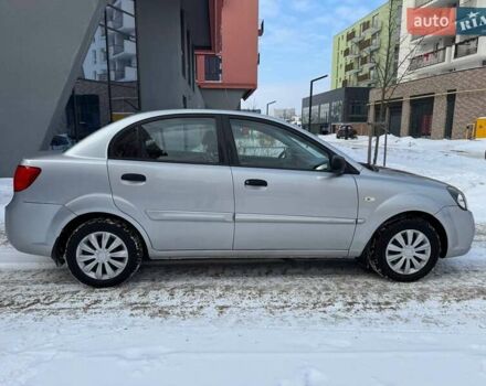 Серый Киа Рио, объемом двигателя 1.4 л и пробегом 89 тыс. км за 4900 $, фото 3 на Automoto.ua