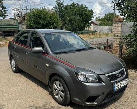 Серый Киа Рио, объемом двигателя 1.4 л и пробегом 92 тыс. км за 3700 $, фото 2 на Automoto.ua
