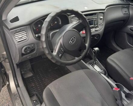 Серый Киа Рио, объемом двигателя 1.4 л и пробегом 135 тыс. км за 6999 $, фото 13 на Automoto.ua
