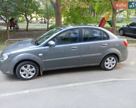Сірий Кіа Ріо, об'ємом двигуна 1.4 л та пробігом 220 тис. км за 4800 $, фото 7 на Automoto.ua
