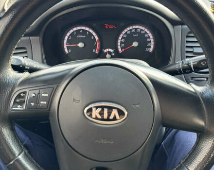 Серый Киа Рио, объемом двигателя 1.4 л и пробегом 167 тыс. км за 5800 $, фото 6 на Automoto.ua
