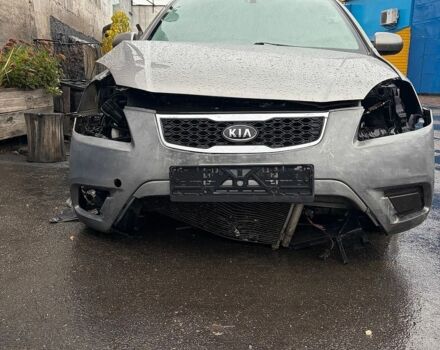 Сірий Кіа Ріо, об'ємом двигуна 1.4 л та пробігом 260 тис. км за 1500 $, фото 5 на Automoto.ua
