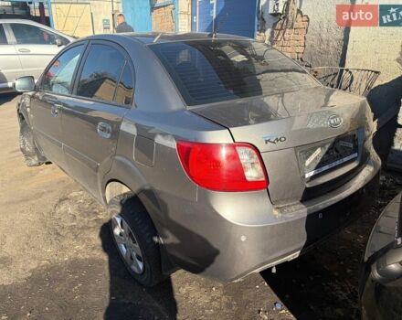 Сірий Кіа Ріо, об'ємом двигуна 1.4 л та пробігом 260 тис. км за 1500 $, фото 4 на Automoto.ua