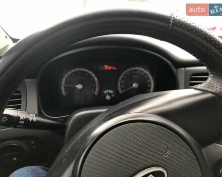 Серый Киа Рио, объемом двигателя 1.4 л и пробегом 120 тыс. км за 4999 $, фото 6 на Automoto.ua