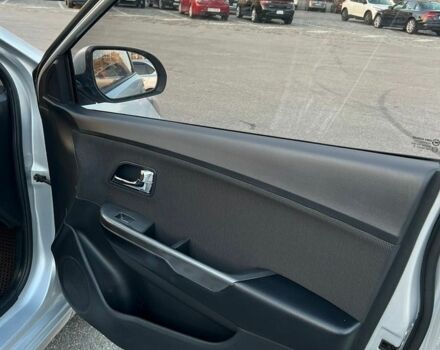 Сірий Кіа Ріо, об'ємом двигуна 1.6 л та пробігом 217 тис. км за 6200 $, фото 8 на Automoto.ua