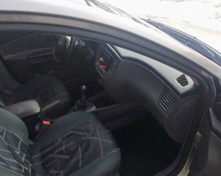 Серый Киа Рио, объемом двигателя 1.4 л и пробегом 271 тыс. км за 5000 $, фото 11 на Automoto.ua