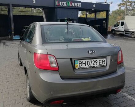 Серый Киа Рио, объемом двигателя 1.4 л и пробегом 140 тыс. км за 3951 $, фото 2 на Automoto.ua